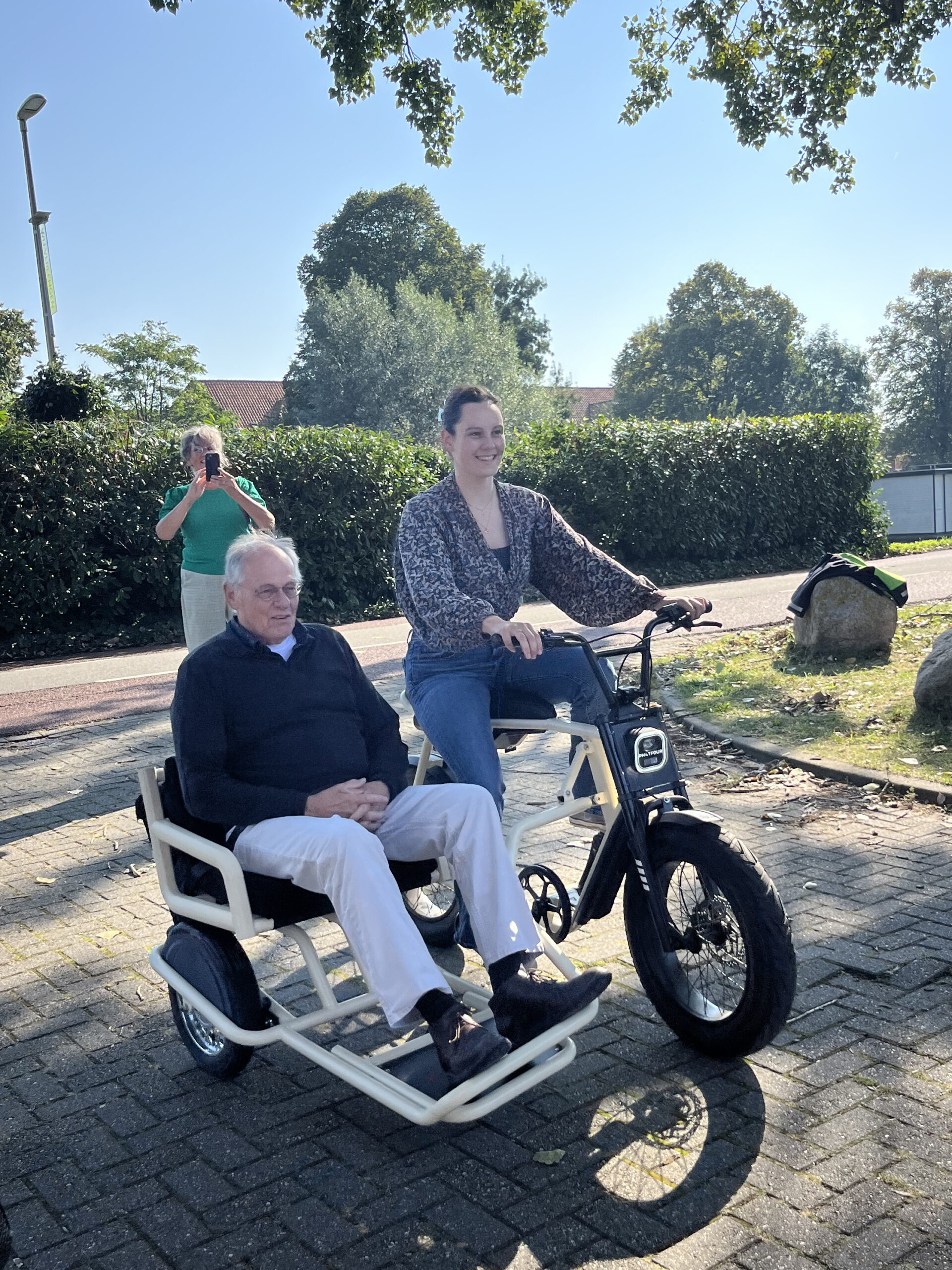 Met ouderen fietsen tegen eenzaamheid